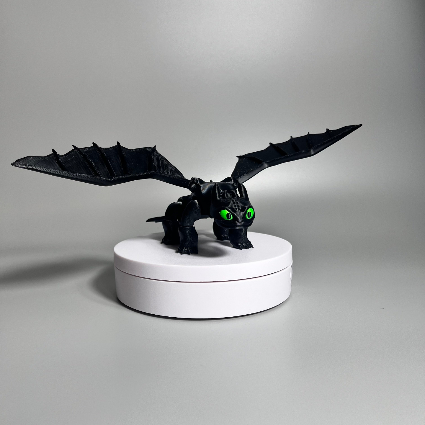 Articulated Night Fury Dragon – Poseable Collectible